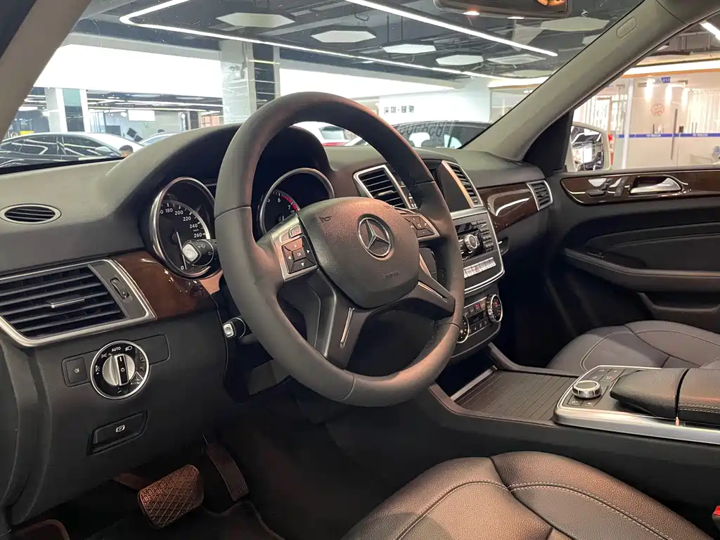 Mercedes-Benz M-Class 2012 — фото 14