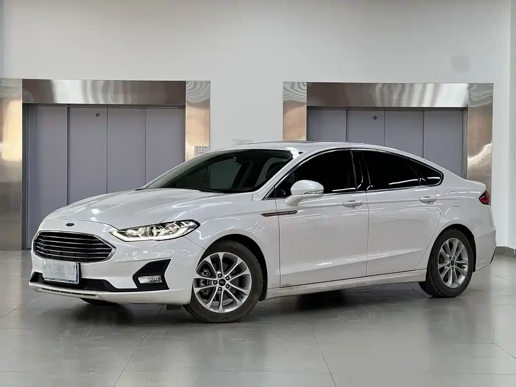 Ford Mondeo 2022 — фото 1