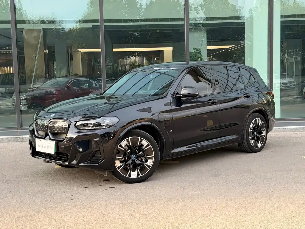 BMW iX3 2025 — фото 2