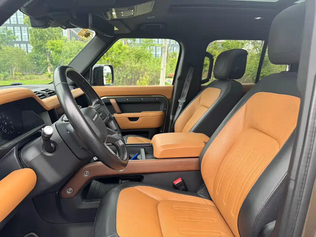 Land Rover Defender 2021 — фото 12