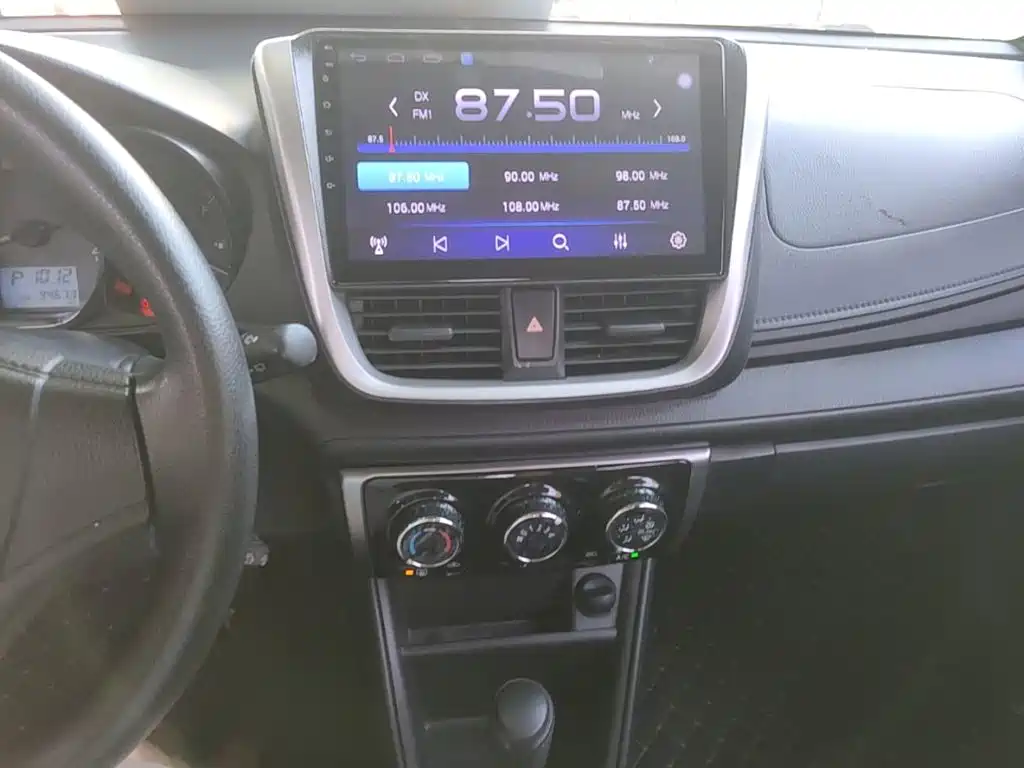 Toyota Yaris L 2019 — фото 13
