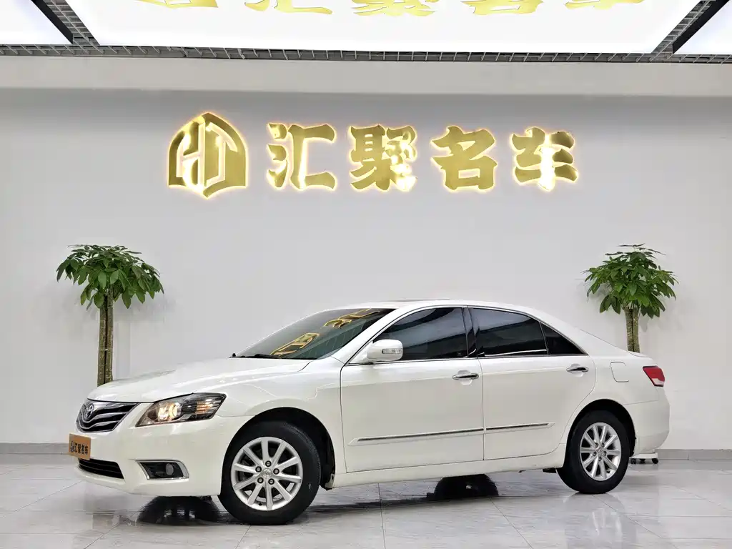 Toyota Camry 2013 — фото 1