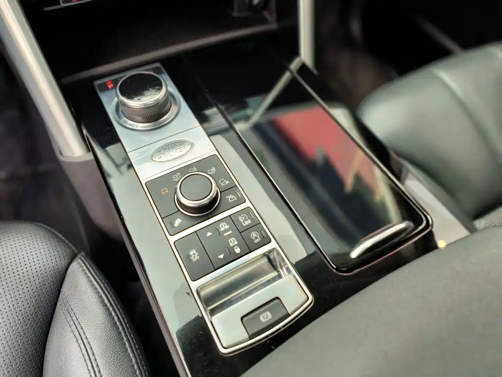 Land Rover Discovery 2017 — фото 16