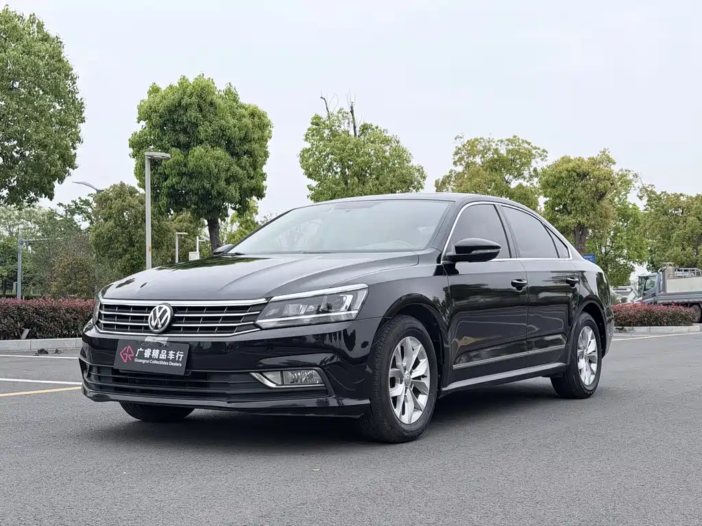 Volkswagen Passat 2019 — фото 1