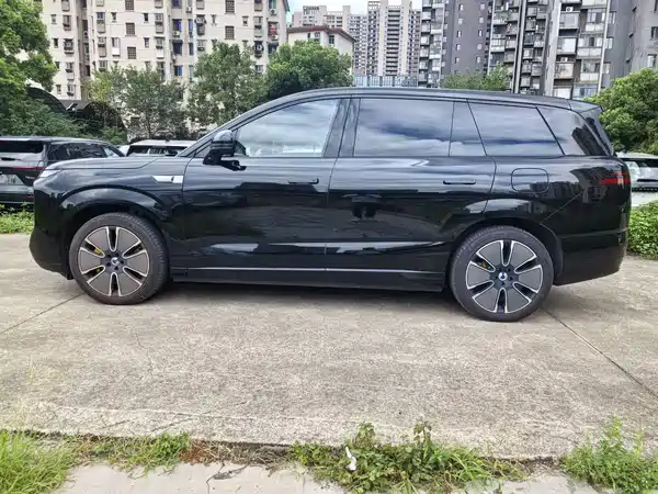 Denza N8L 2025