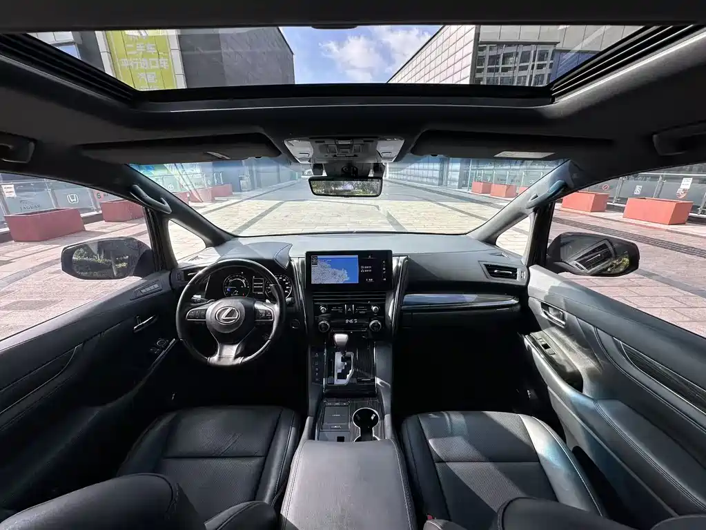 Lexus LM 2023 — фото 15