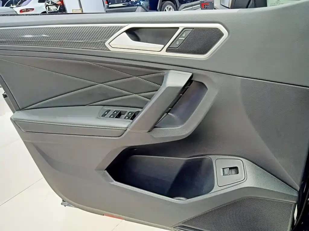 Volkswagen Tiguan L 2025 — фото 14
