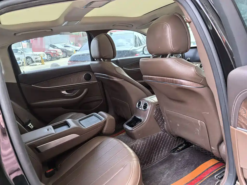 Mercedes-Benz E-Class 2022 — фото 11