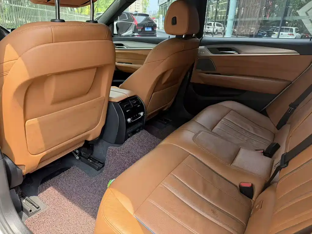 BMW 6 Series GT 2019 — фото 14