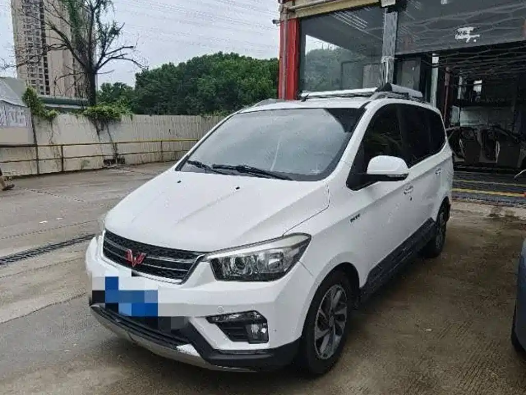 Wuling Hongguang 2017 — фото 1