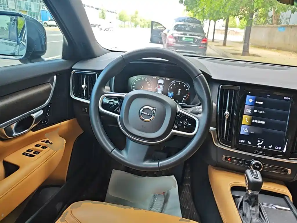 Volvo V90 2018 — фото 11