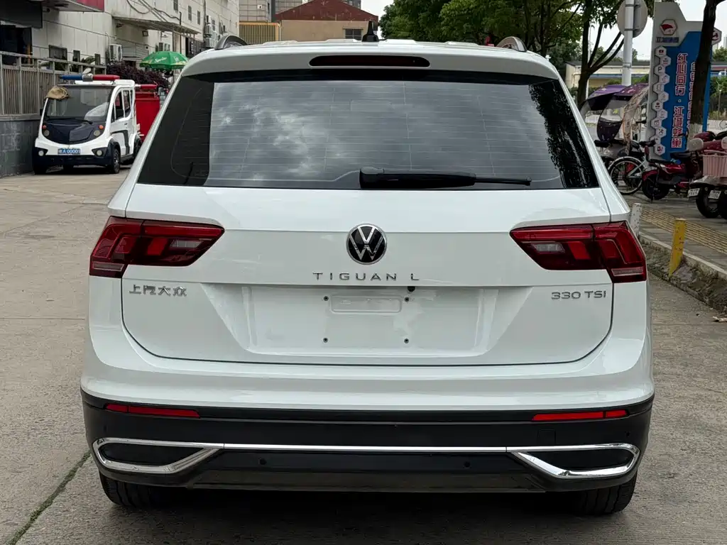 Volkswagen Tiguan L 2023 — фото 16