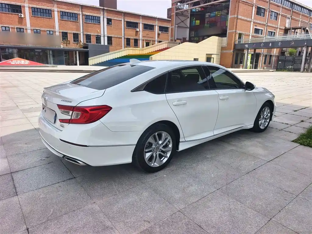 Honda Accord 2019 — фото 7