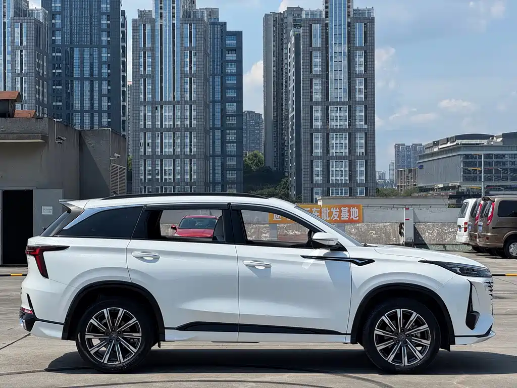 Changan CS75PLUS 2023 — фото 7