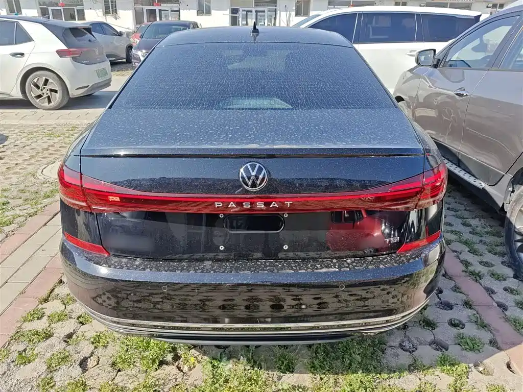Volkswagen Passat 2023 — фото 6