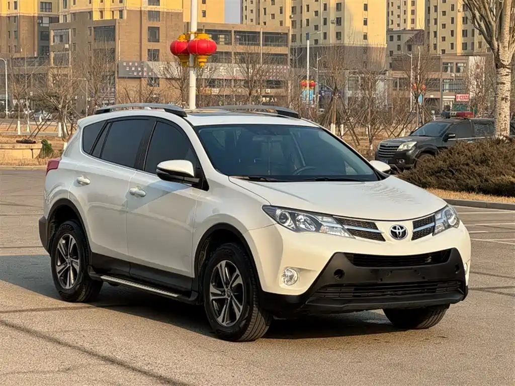 Toyota RAV4 2016 — фото 8