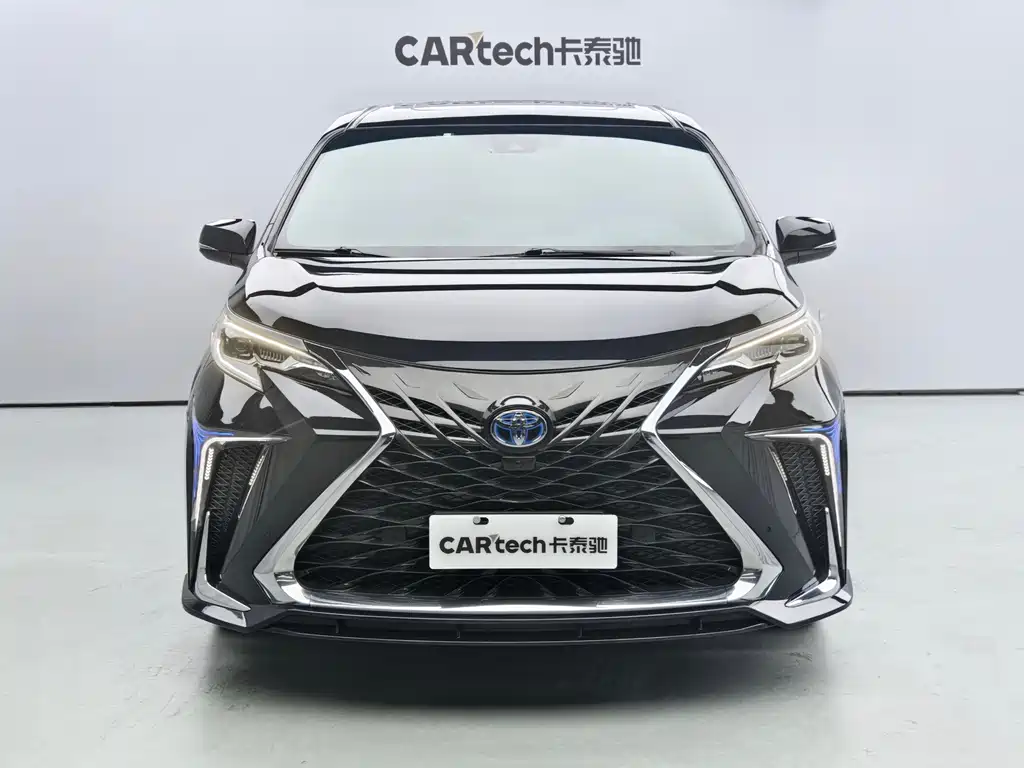 Toyota Sienna 2022 — фото 2