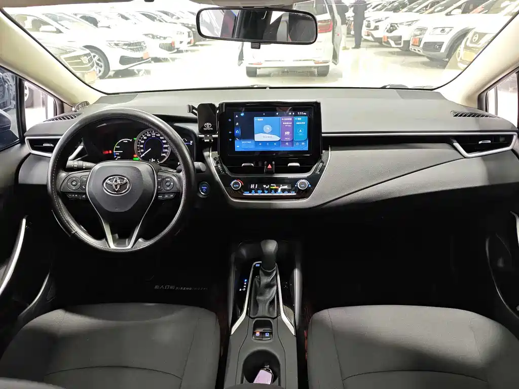 Toyota Corolla 2023 — фото 10