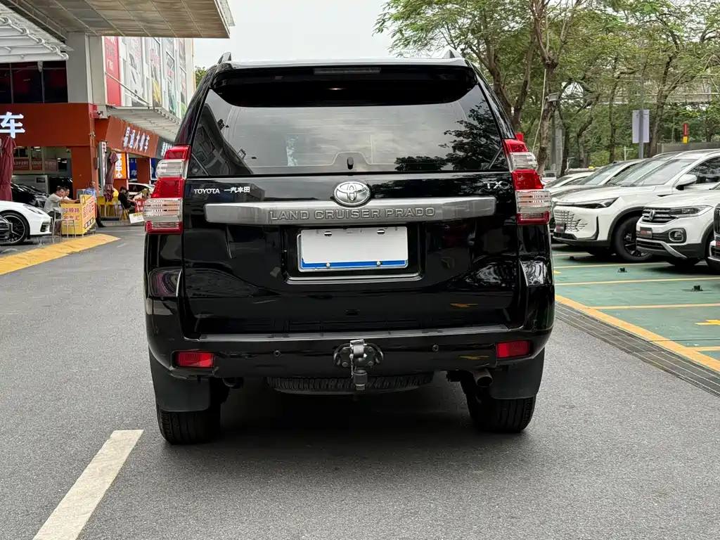 Toyota Prado 2017 — фото 5