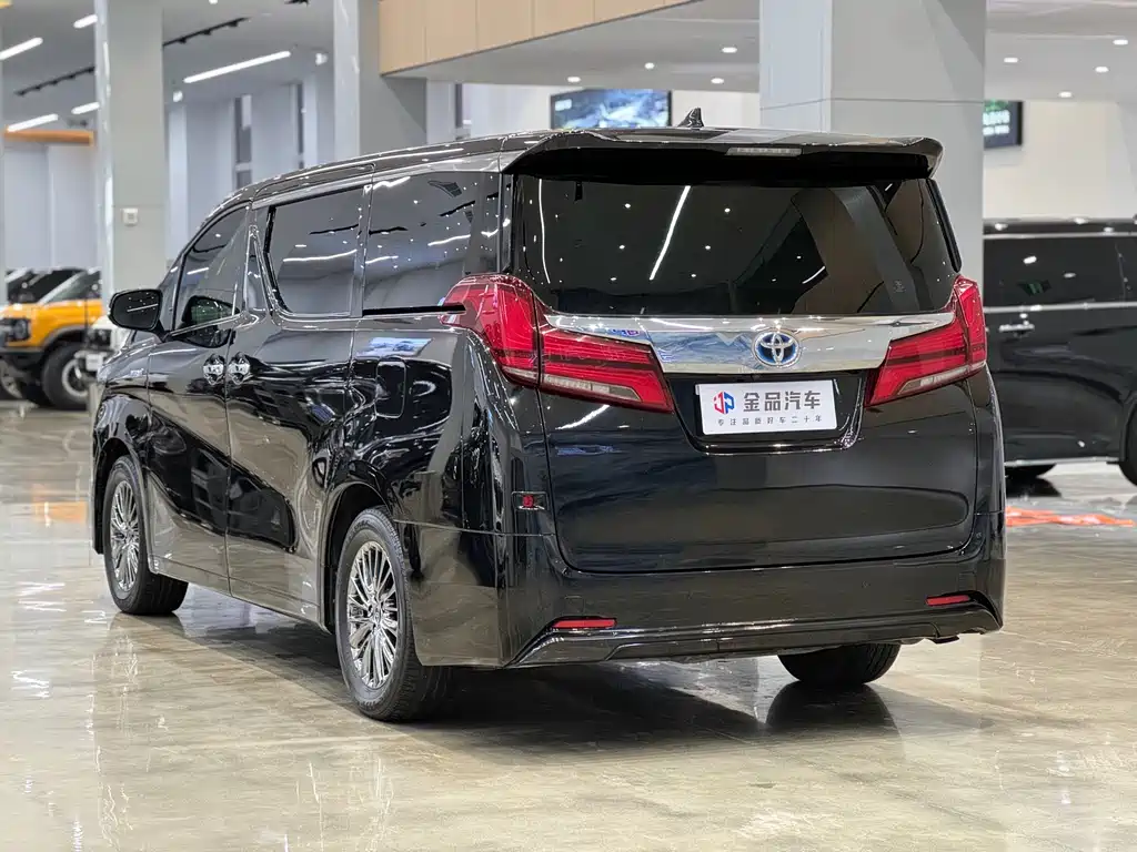 Toyota Alphard 2023 — фото 6