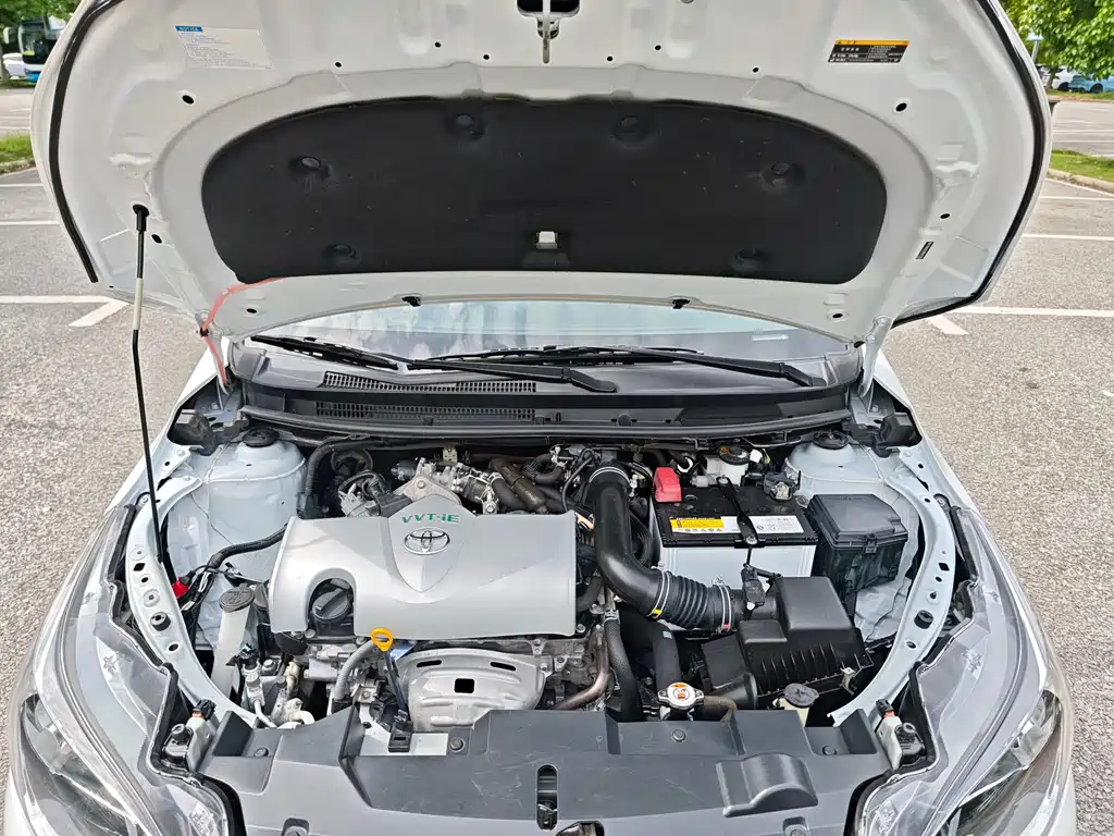 Toyota Yaris L 2019 — фото 8