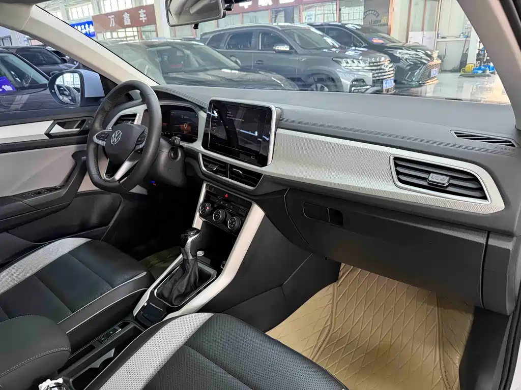 Volkswagen T-Roc 2024 — фото 17