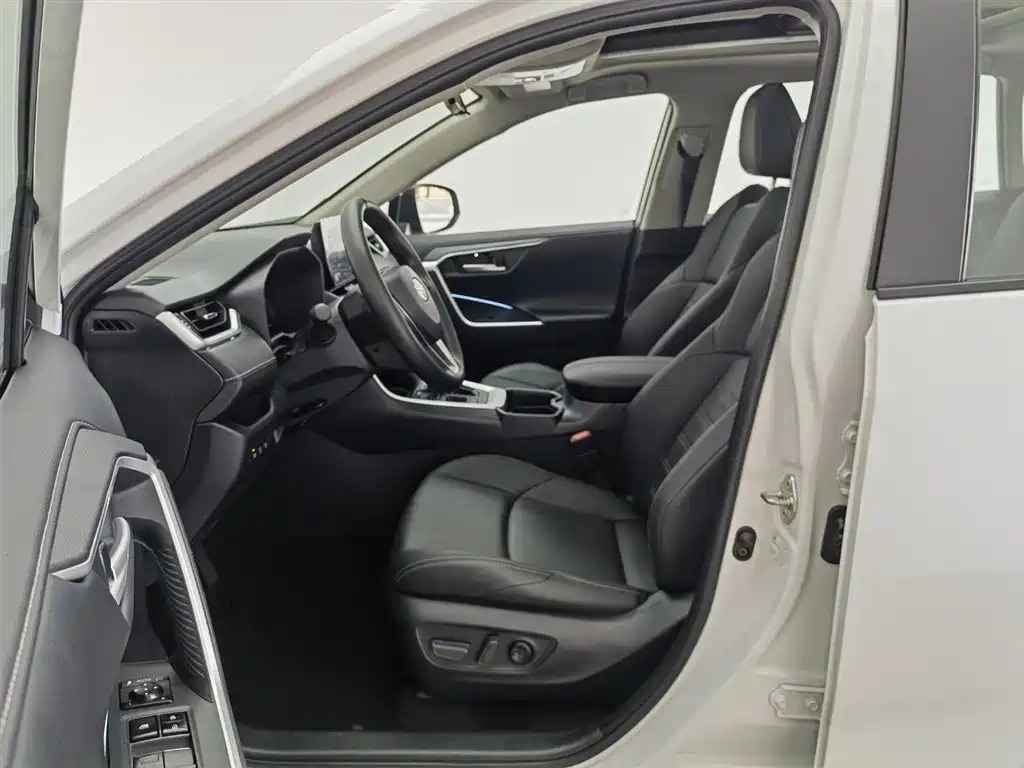 Toyota Wildlander 2023 — фото 10