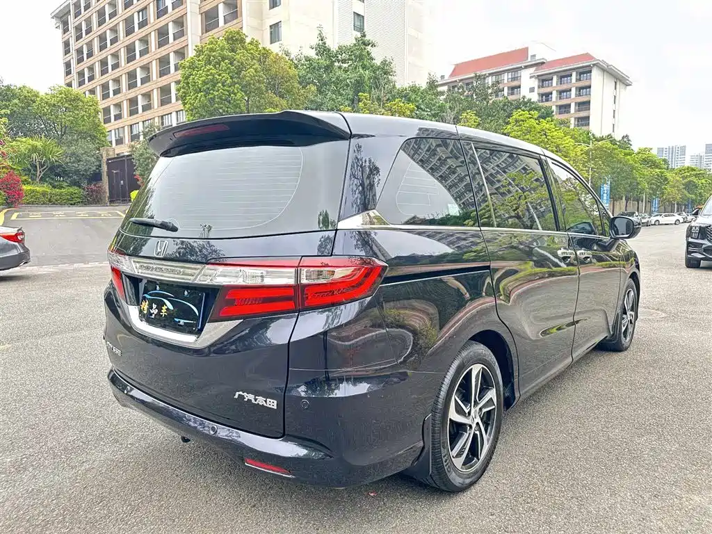 Honda Odyssey 2017 — фото 3