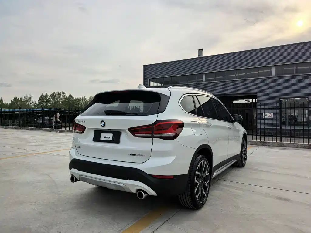BMW X1 2022 — фото 7