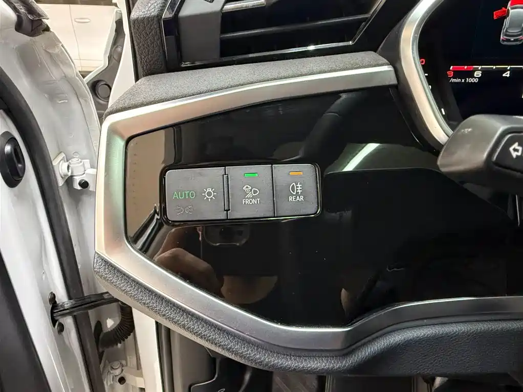 Audi Q3 2023 — фото 20