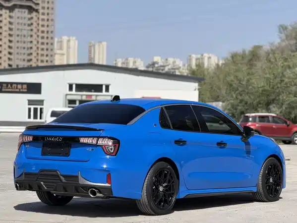 Lynk & Co 03 2022