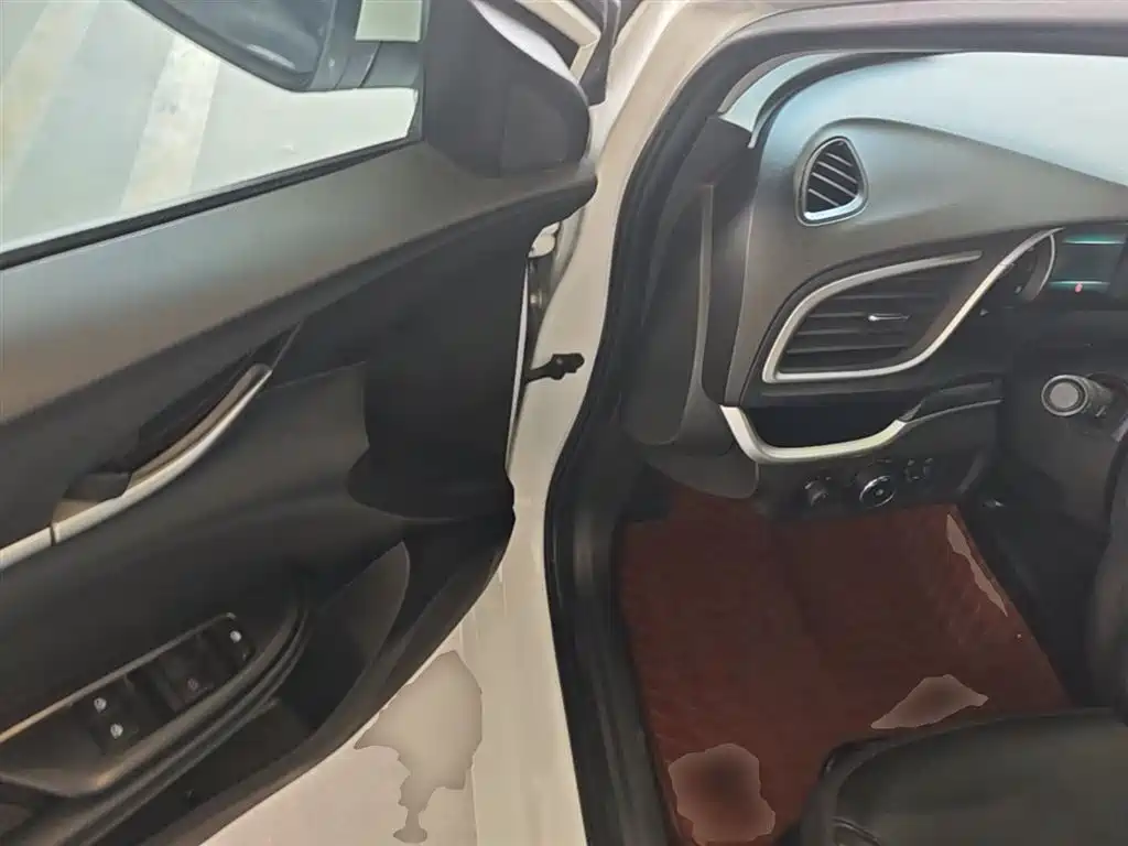 Buick Excelle 2019 — фото 16