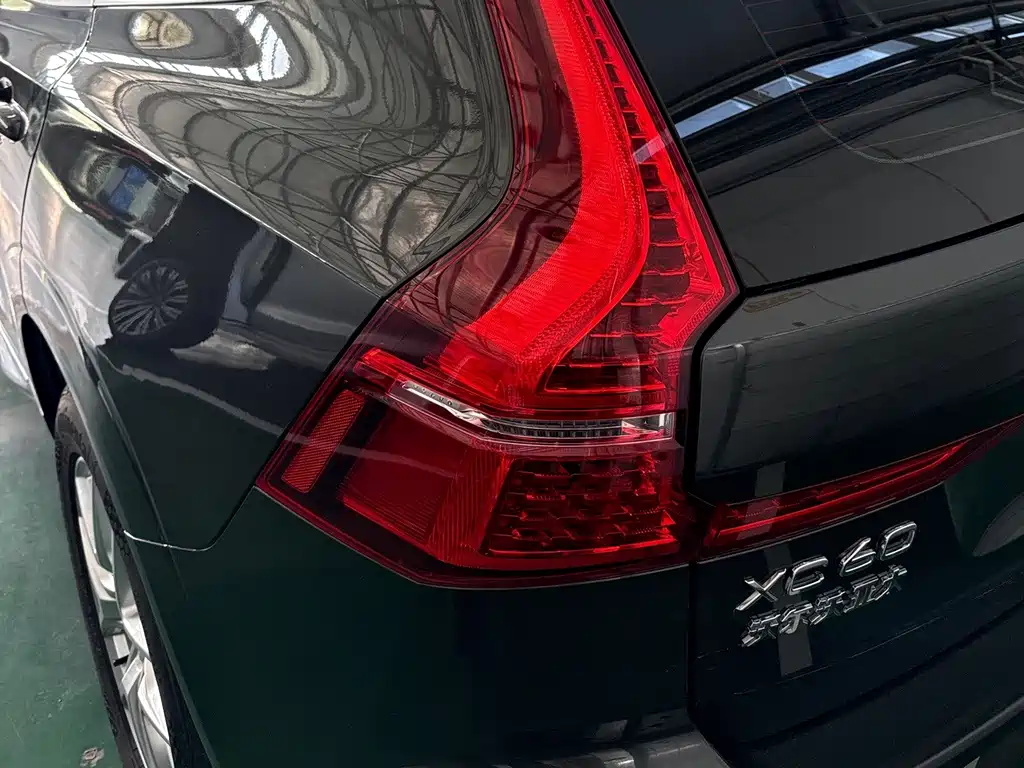 Volvo XC60 2020 — фото 14