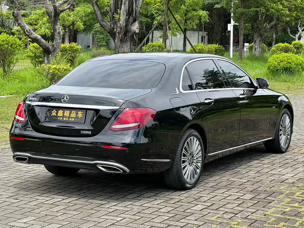 Mercedes-Benz E-Class 2020 — фото 15