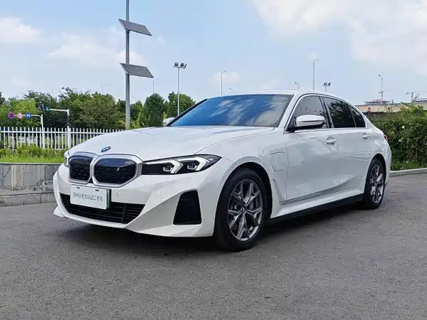 BMW i3 2024