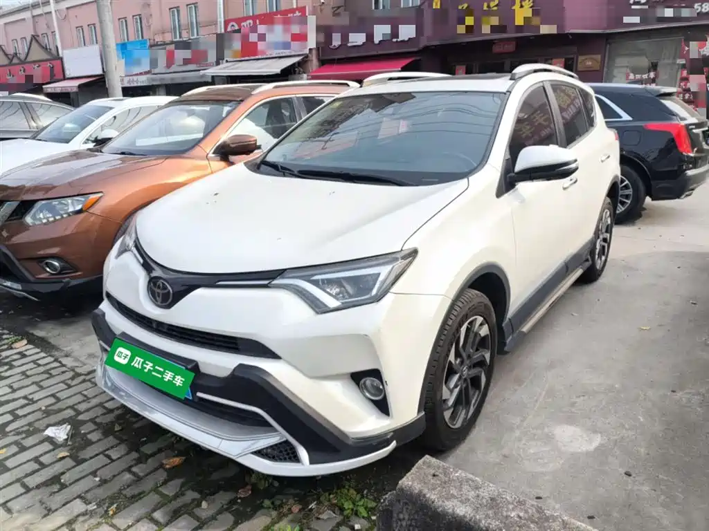 Toyota RAV4 2018 — фото 1
