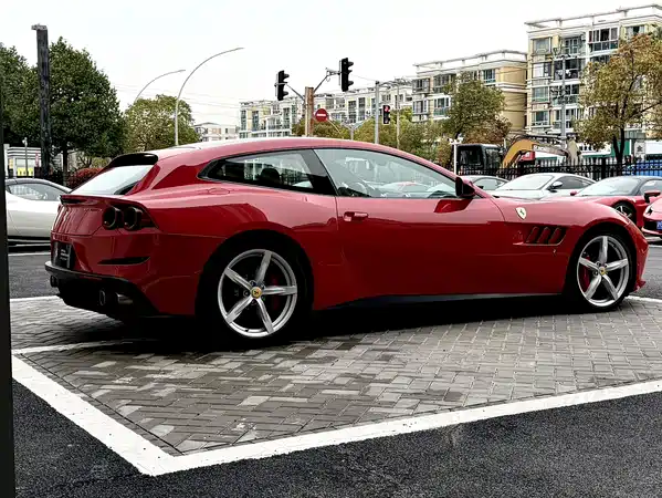 Ferrari GTC4Lusso 2017