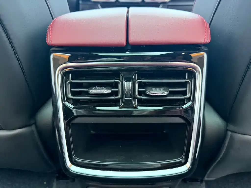 Jetour Jietu X70 PLUS 2023 — фото 17