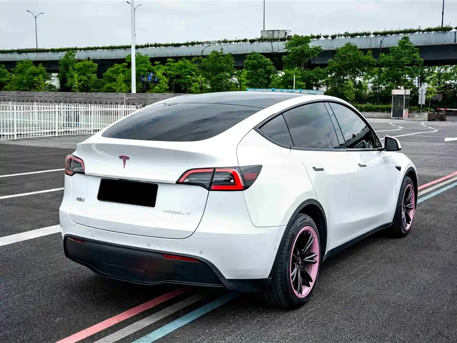Tesla Model Y 2022 — фото 8