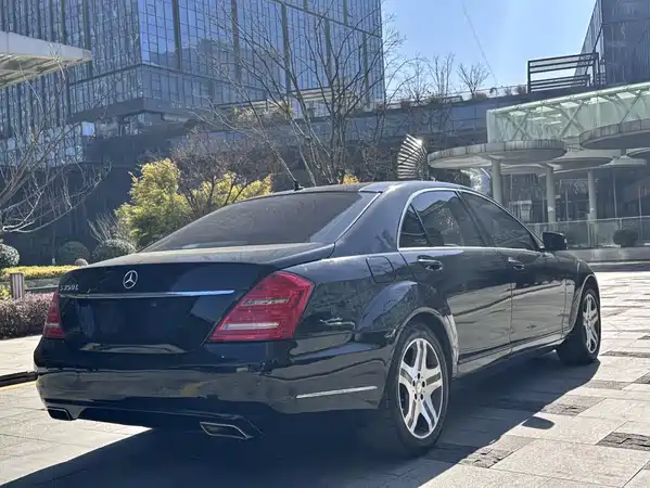 Mercedes-Benz S-Class 2012