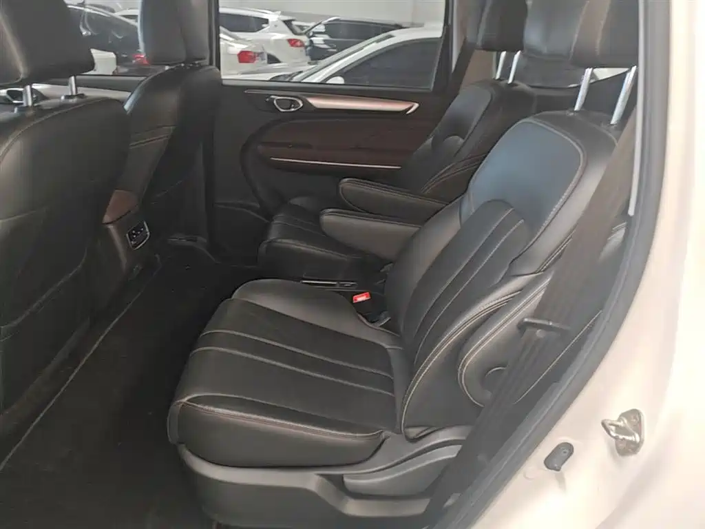 GAC Motor Trumpchi M6 2023 — фото 17