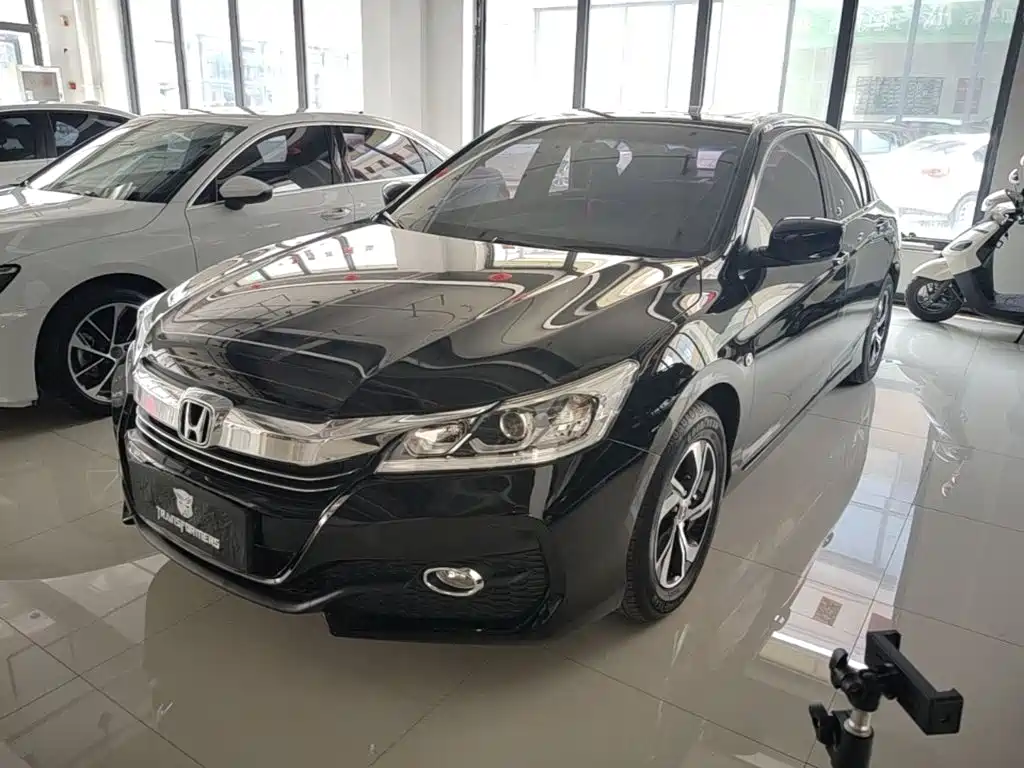 Honda Accord 2018 — фото 2