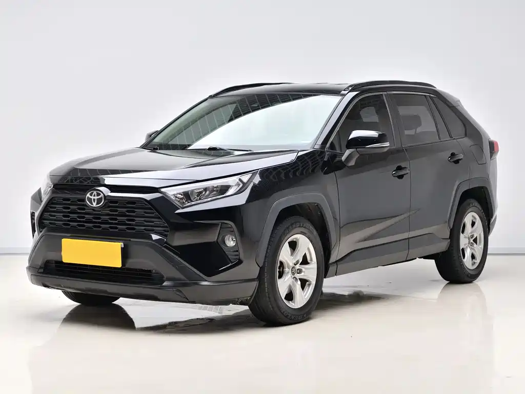 Toyota RAV4 2021 — фото 1
