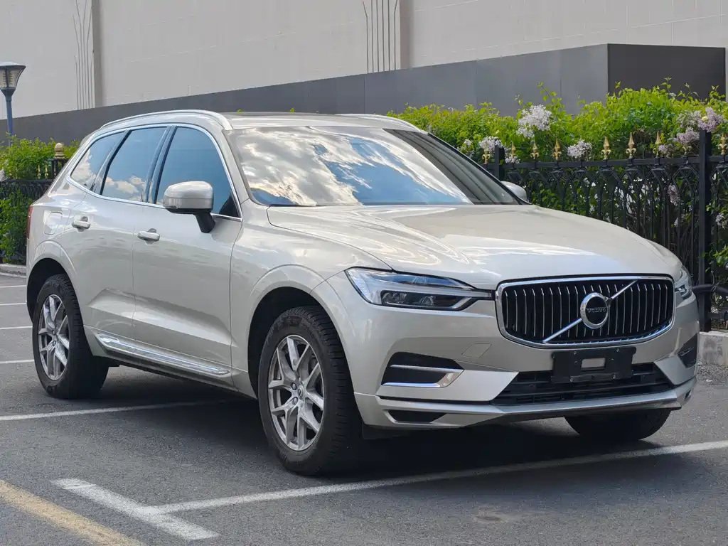 Volvo XC60 2019 — фото 2