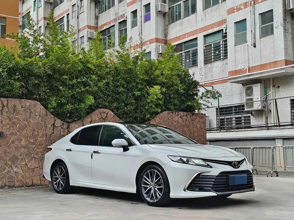 Toyota Camry 2021 — фото 3