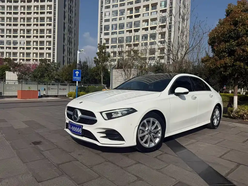 Mercedes-Benz A-Class 2019 — фото 1