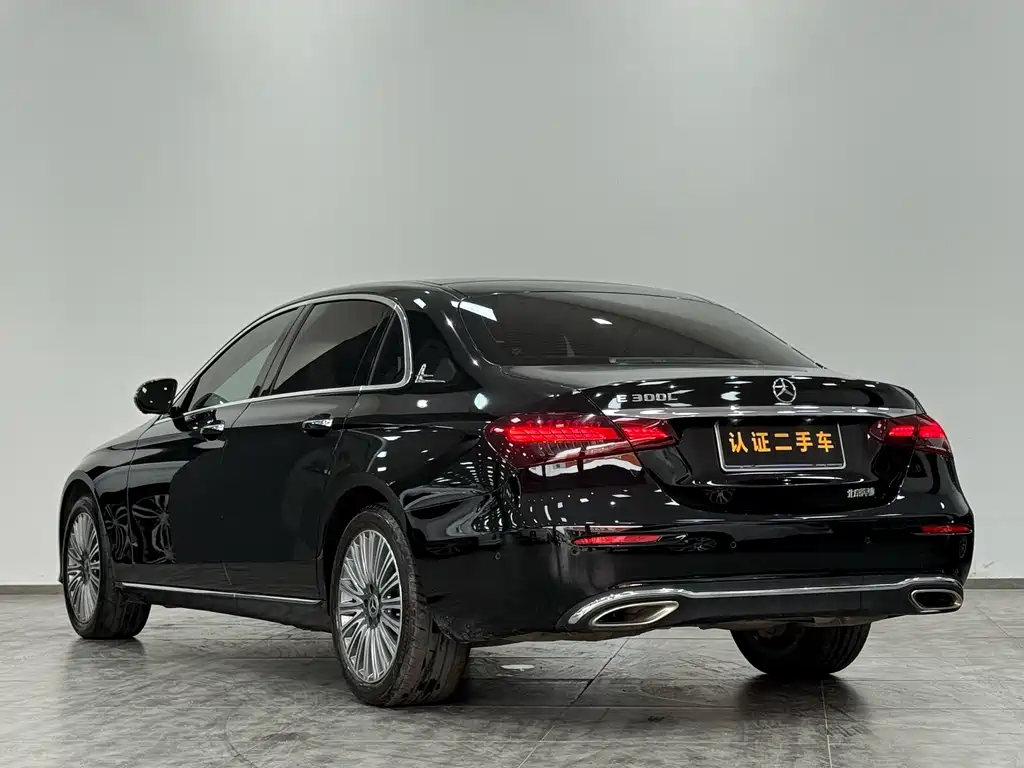 Mercedes-Benz E-Class 2022 — фото 19