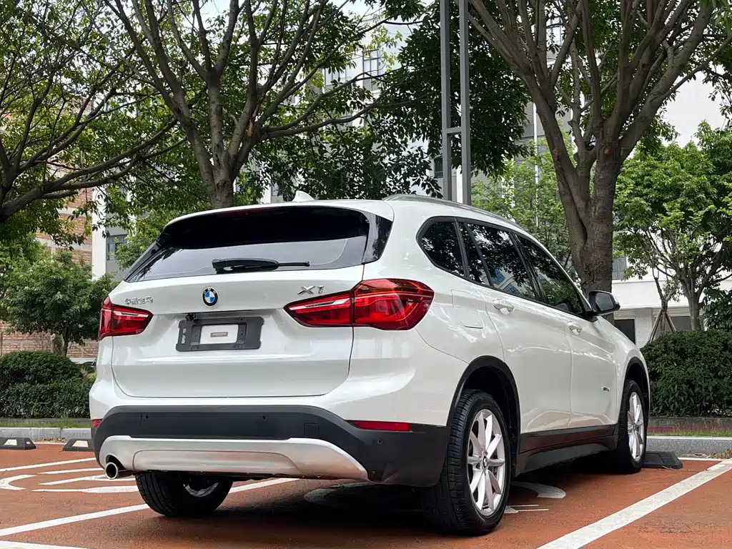 BMW X1 2017 — фото 9