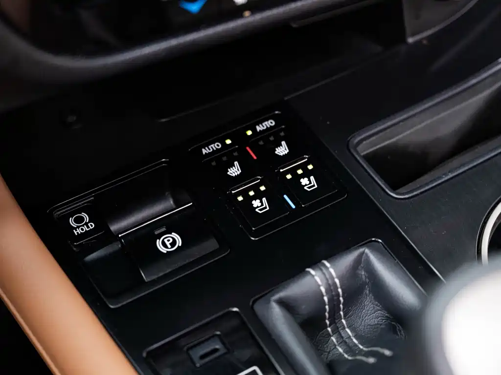 Lexus RX 2019 — фото 19