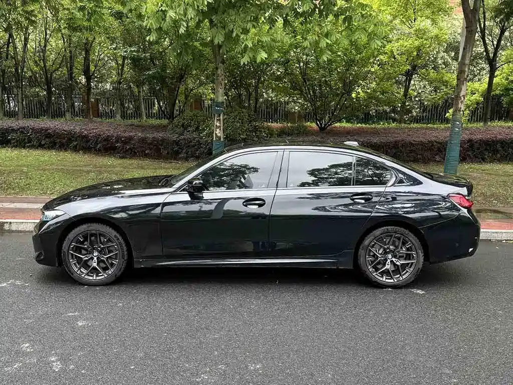 BMW 3 Series 2024 — фото 13